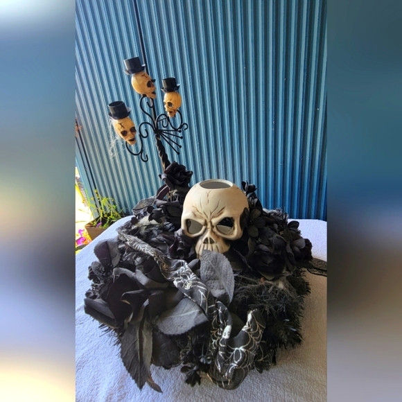 Gothic Halloween Table Candleabra Decorations  Skull Black Roses - Picture 2 of 13